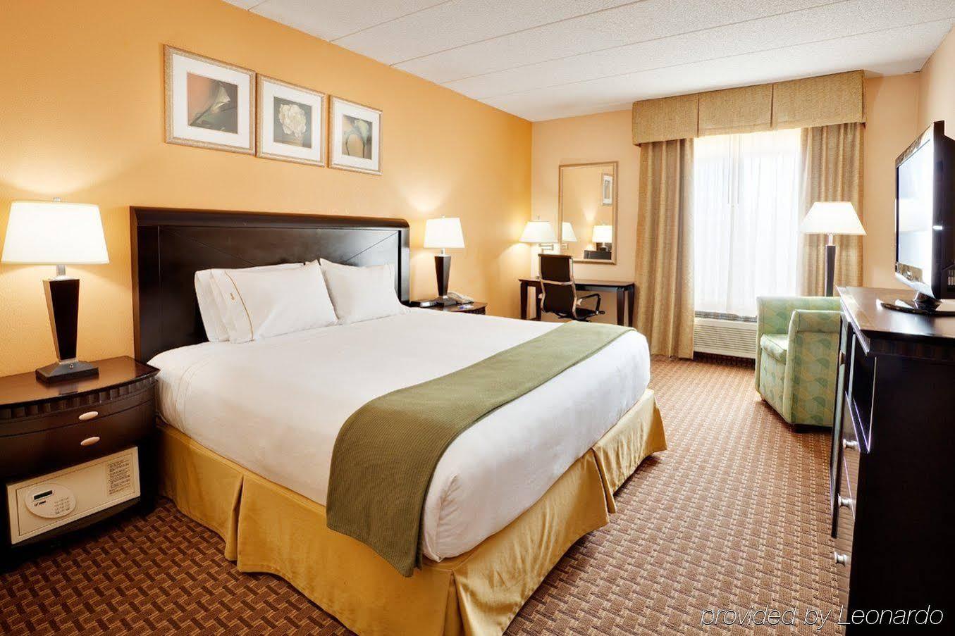 Baymont By Wyndham East Windsor Bradley Airport Hotel Exterior foto