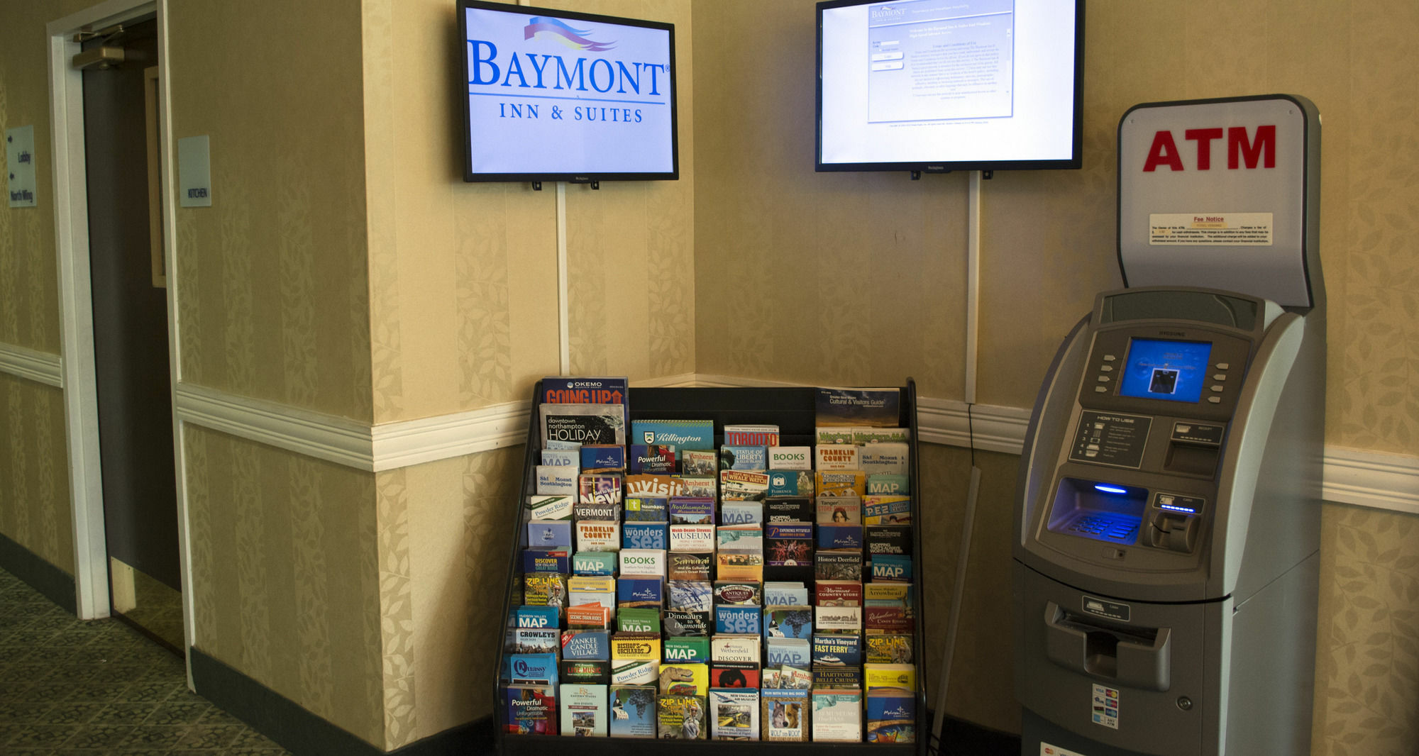 Baymont By Wyndham East Windsor Bradley Airport Hotel Exterior foto