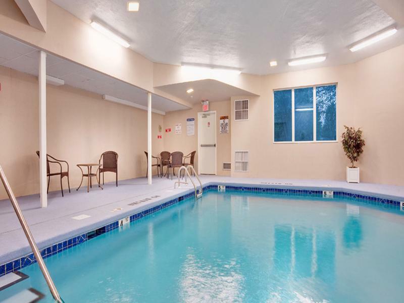 Baymont By Wyndham East Windsor Bradley Airport Hotel Exterior foto