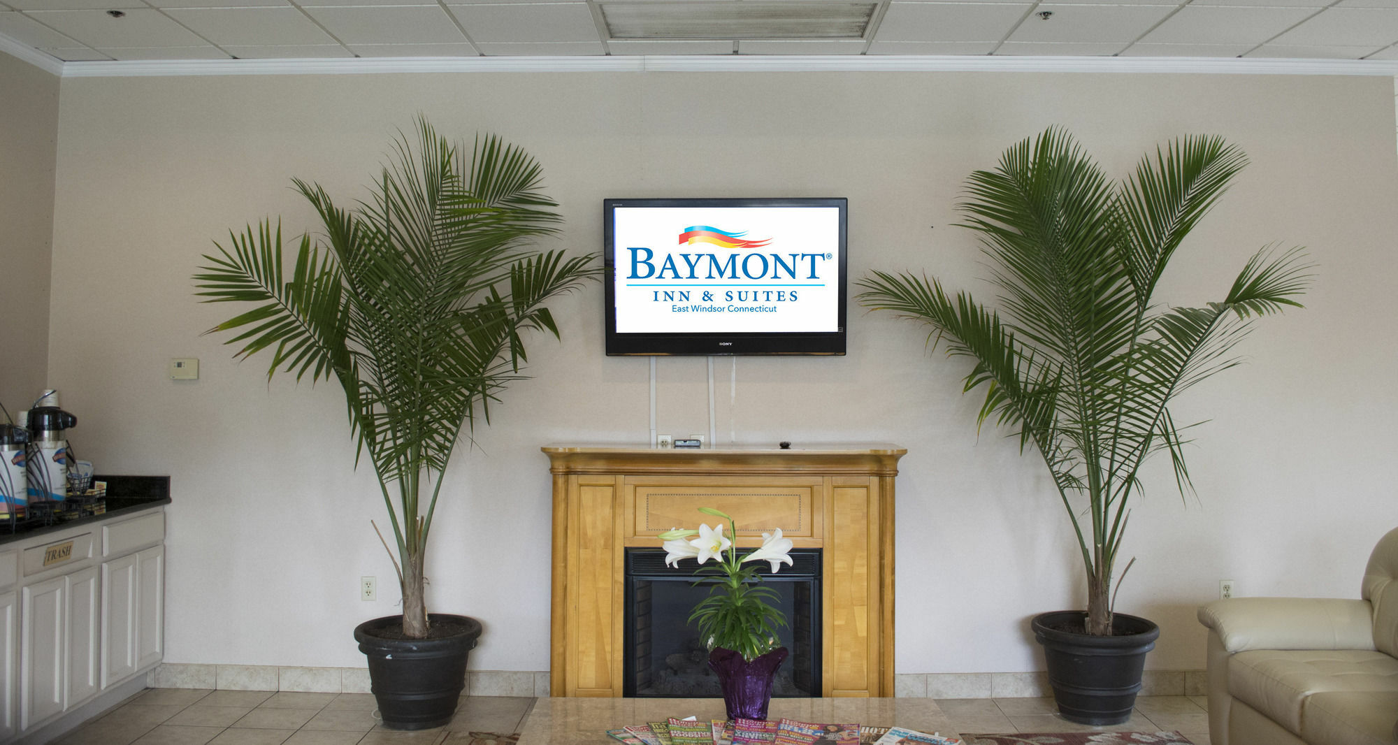 Baymont By Wyndham East Windsor Bradley Airport Hotel Exterior foto